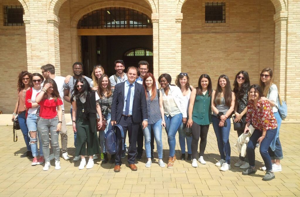 Gita di fine corso Comunicazione pubblicitaria e tutela dei consumatori a Il Pollenza. 26 maggio 2017- End of course trip to Il Pollenza. May 26th, 2017